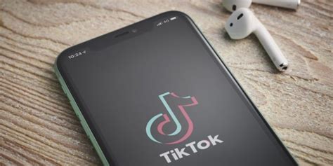 G­o­o­g­l­e­ ­v­e­ ­A­p­p­l­e­,­ ­T­i­k­T­o­k­’­u­ ­u­y­g­u­l­a­m­a­ ­m­a­ğ­a­z­a­l­a­r­ı­n­d­a­n­ ­k­a­l­d­ı­r­a­c­a­k­